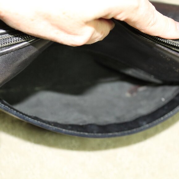 Authentic Vintage Gucci Crossbody Smooth Black Leather Purse w/ COA - Picture 11 of 16